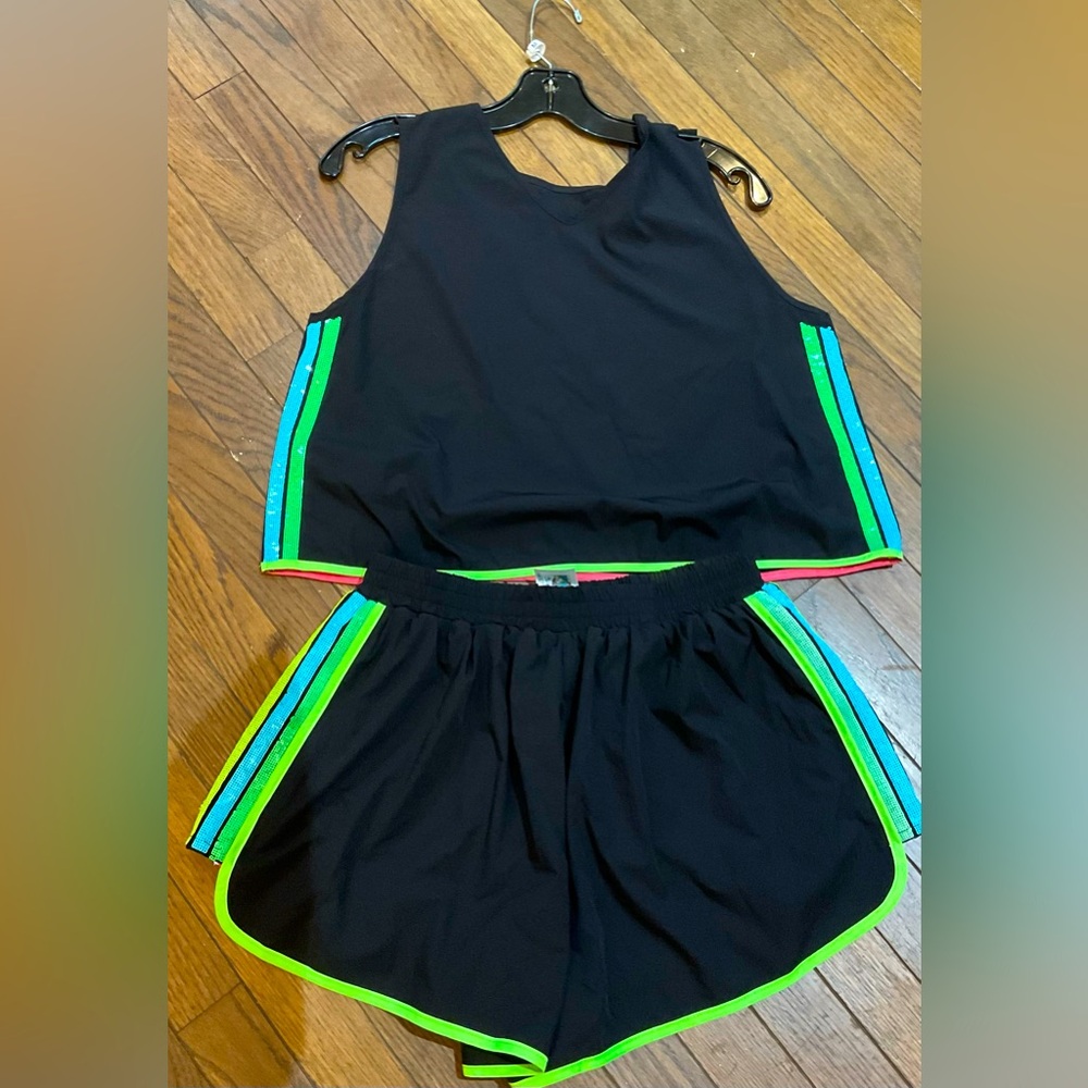 NWOT Queen of Sparkles side Rainbow Black active set